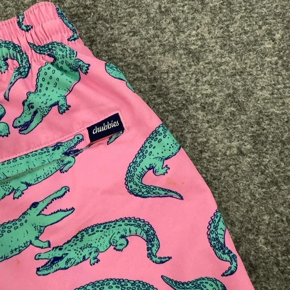 Chubbies Swim Trunks Mens Medium Pink Alligator Print Mesh Lined Drawstring